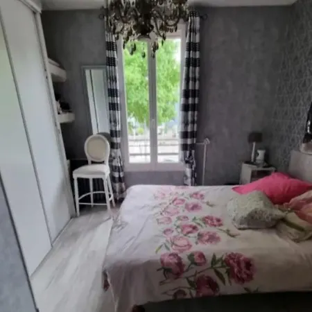 Holiday home Jolie Maison La Courneuve